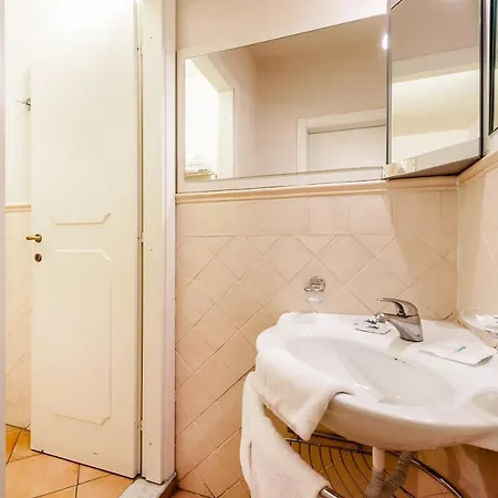 Aparthotel Isola Cisanello 2*