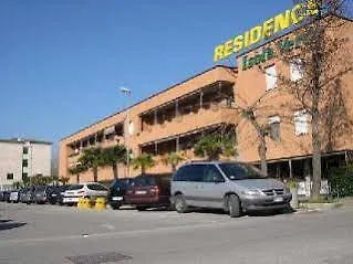 公寓式酒店 伊索拉豪园西塞内罗公寓 比萨