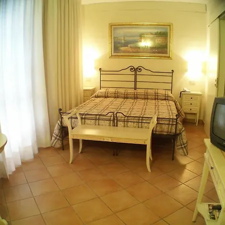 Isola Cisanello 3*