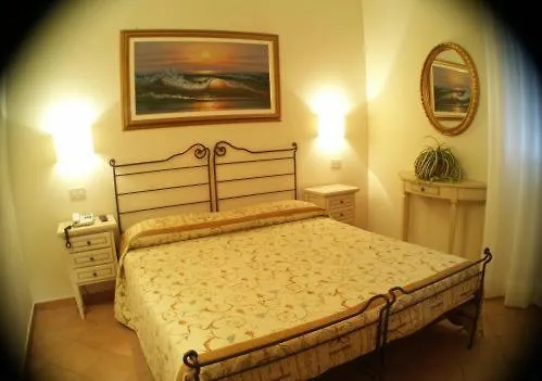 Isola Cisanello 3*